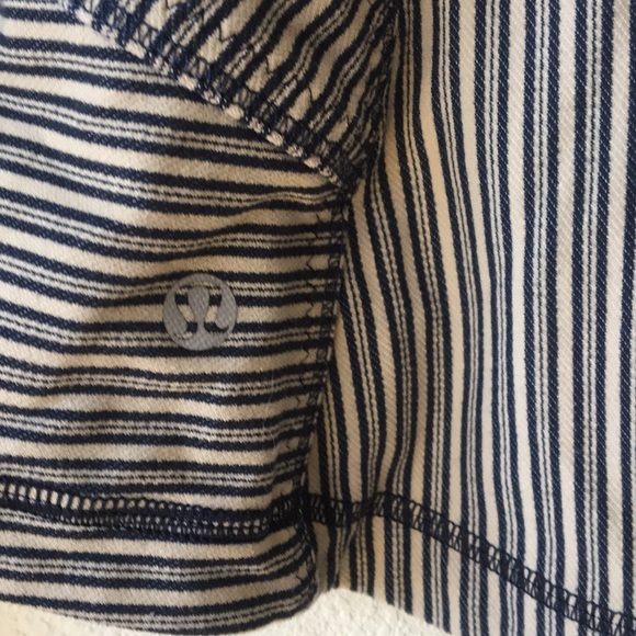 Lululemon Forme II Cream & Navy Stripe Jacket - Picture 8 of 8